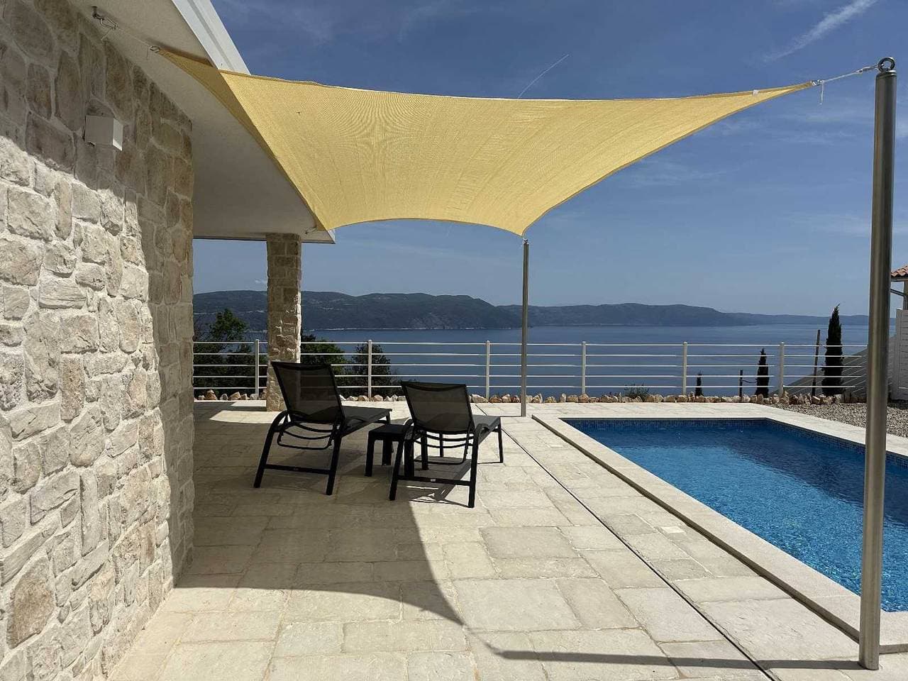 Angel Marie Villa in ruhiger Lage mit Meerblick 1