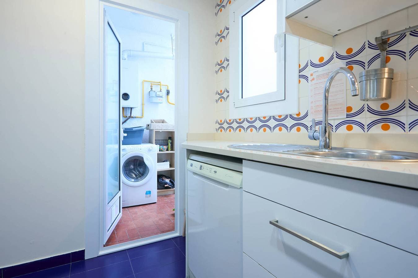 Foto 11 von 35: Ferienwohnung für 6 Personen mit Balkon