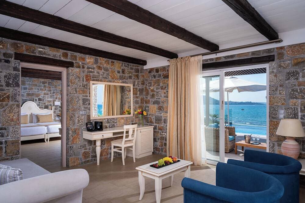 Foto 5 von 10: Dream Villa Aphrodite-2 bedrooms Beach Front with private pool
