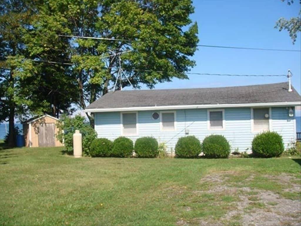 Foto 8 von 35: Cozy Lakefront Cottage 60 Minuten von Niagara Falls