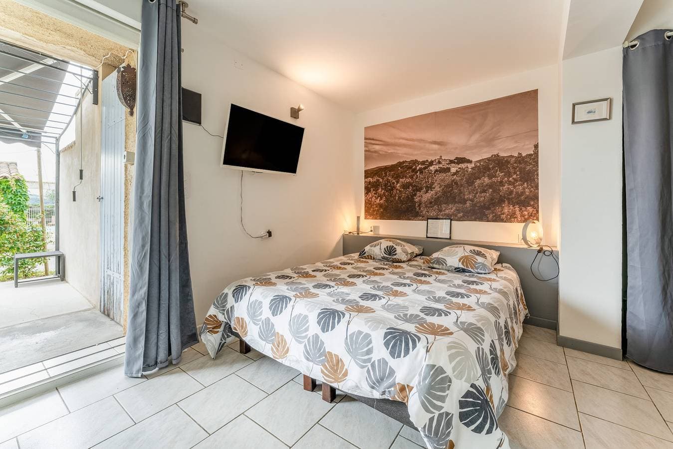 Foto 9 von 24: Gîte Lavande – La Bastide St Jacques: Komfort im Bio-Weinberg, Pool & Ausblick