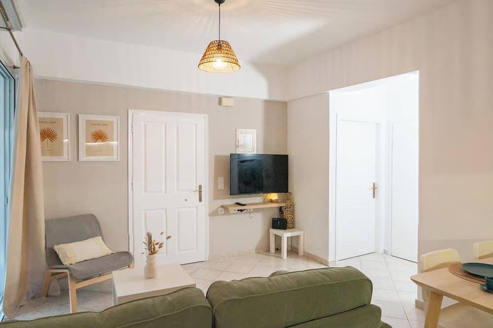 Foto 7 von 12: Seaside Retreat in Southern Crete: Modern Flat, Walking Distance from the Sea.