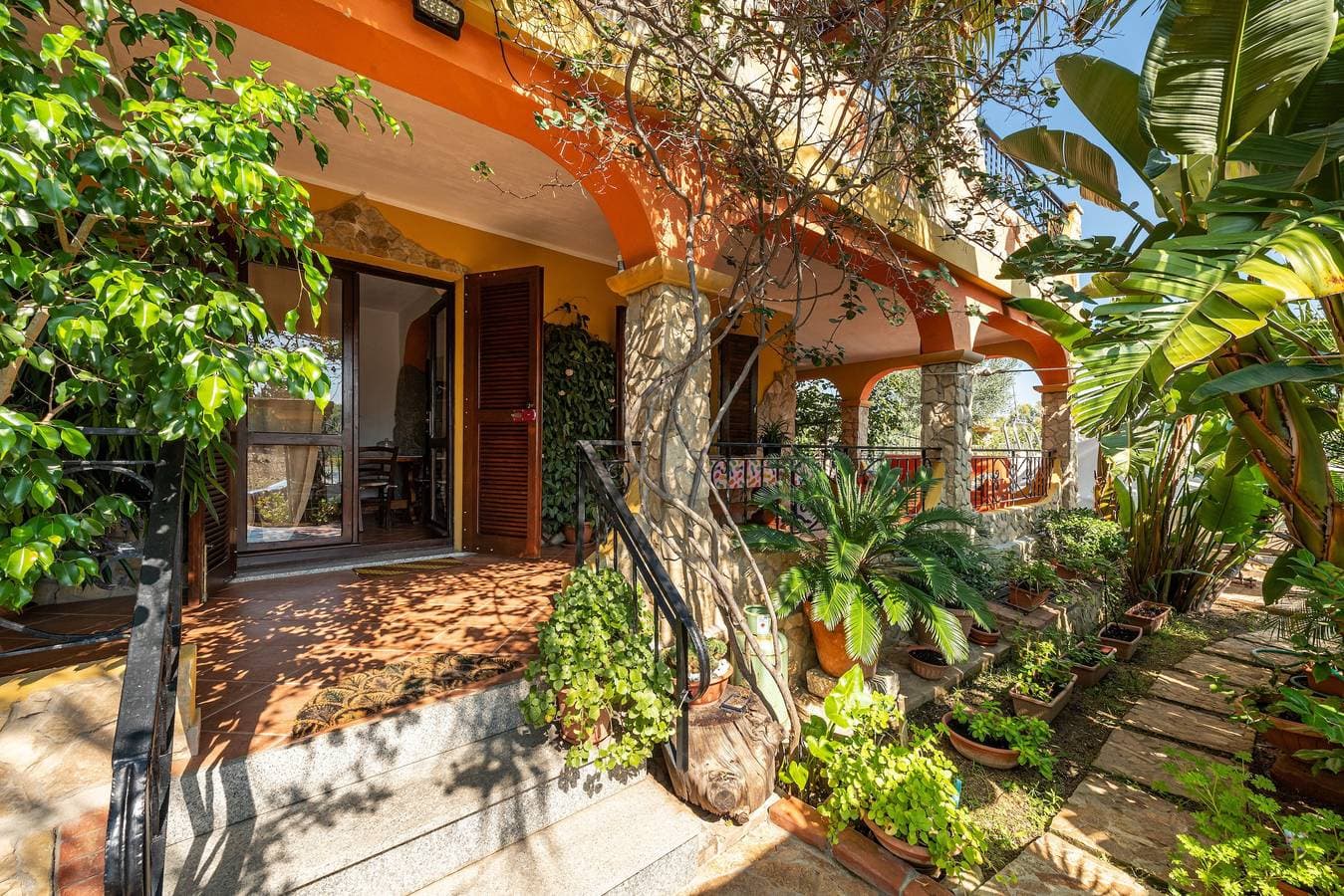 Foto 4 von 29: Ferienwohnung "Casa Mallus" mit Bergblick, Balkon, Garten, Terrasse & Grill