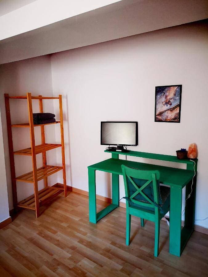 Foto 2 von 30: Two-Bedroom Apartment