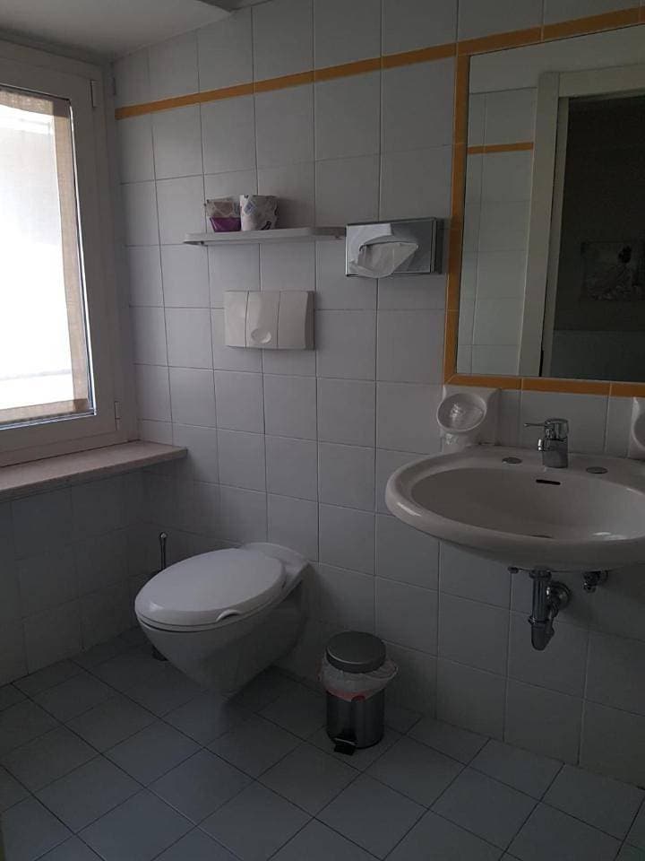 Foto 8 von 14: Double Room with Private Bathroom