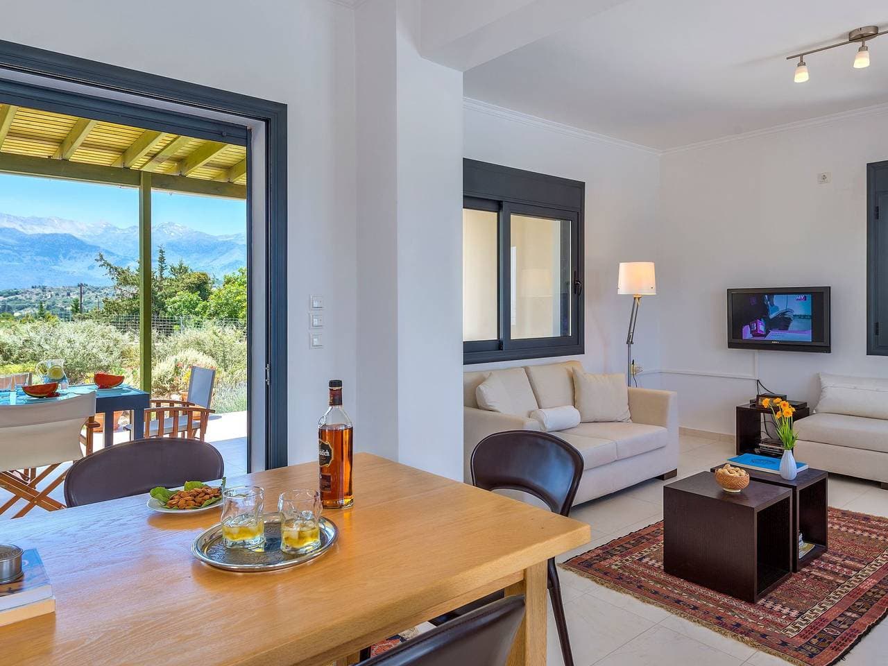 Foto 6 von 32: Villa mit Pool für bis zu 8 Personen. Meerblick.