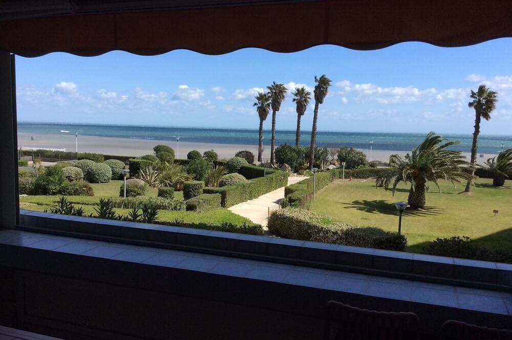 Studio 25m2 & terrace 8 m2 sea view for 2 people private box swimming pool WIFI 1