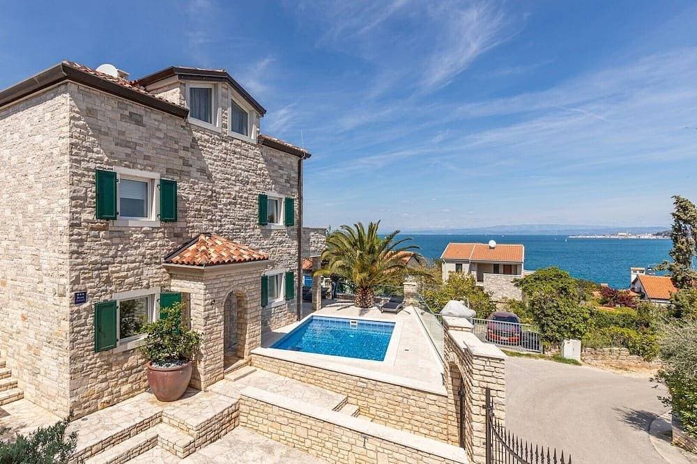 Wunderschöne Villa Milena mit Swimmingpool 1