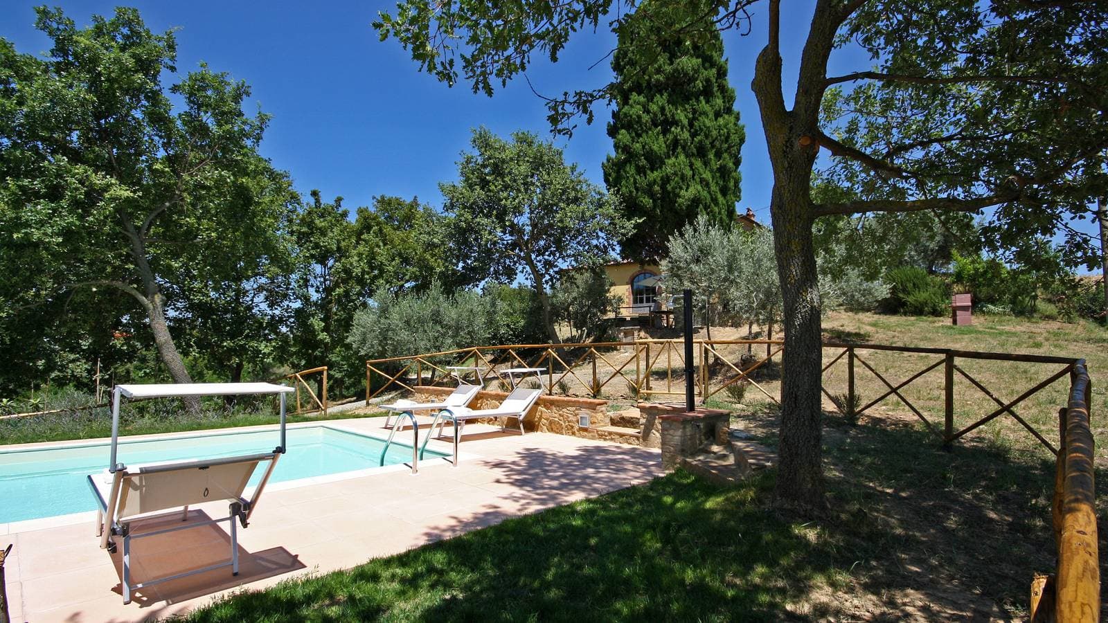 Foto 2 von 41: Villa für 4 Personen mit Garten