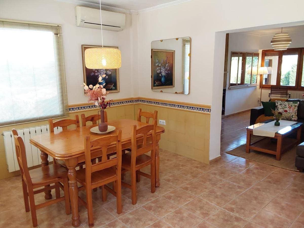 Foto 5 von 43: Three-Bedroom House