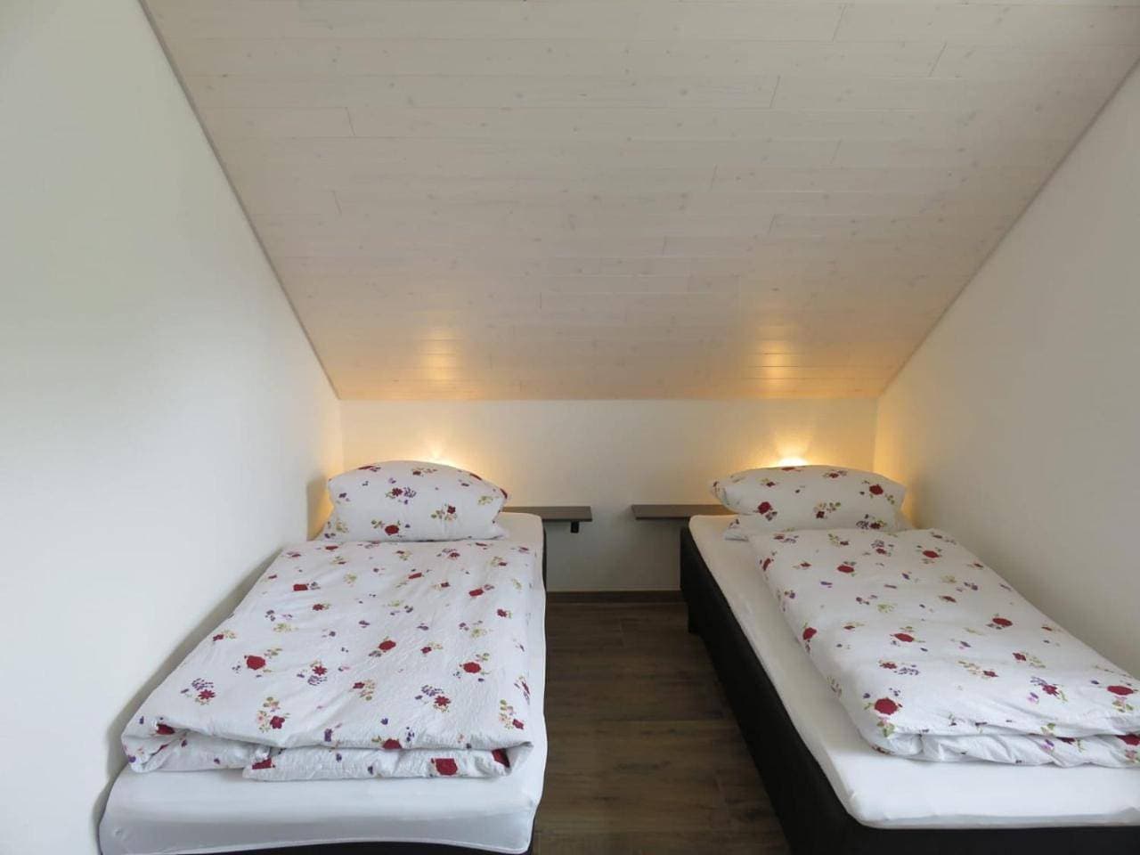 Foto 12 von 15: Two-Bedroom Apartment