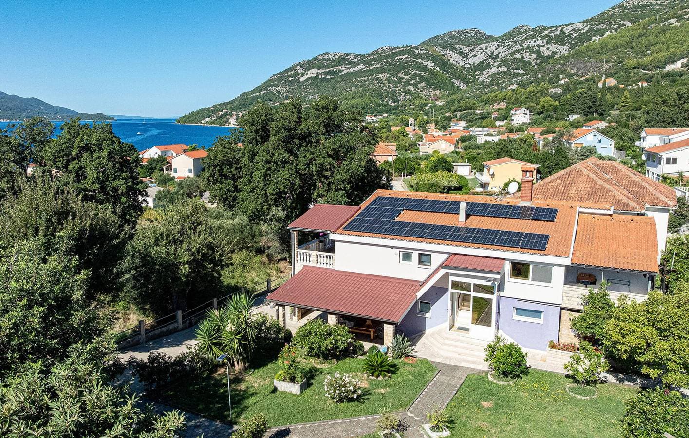 Gemütliche Ferienwohnung mit Terrasse, WLAN und Parkplatz in der Nähe des Strandes Tri Žala 1