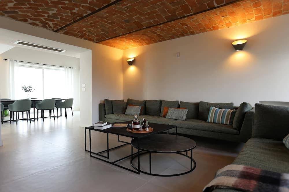 Foto 2 von 30: Ultra-luxurious 6-bedroom villa with AC, WiFi in marvelous Piemonte