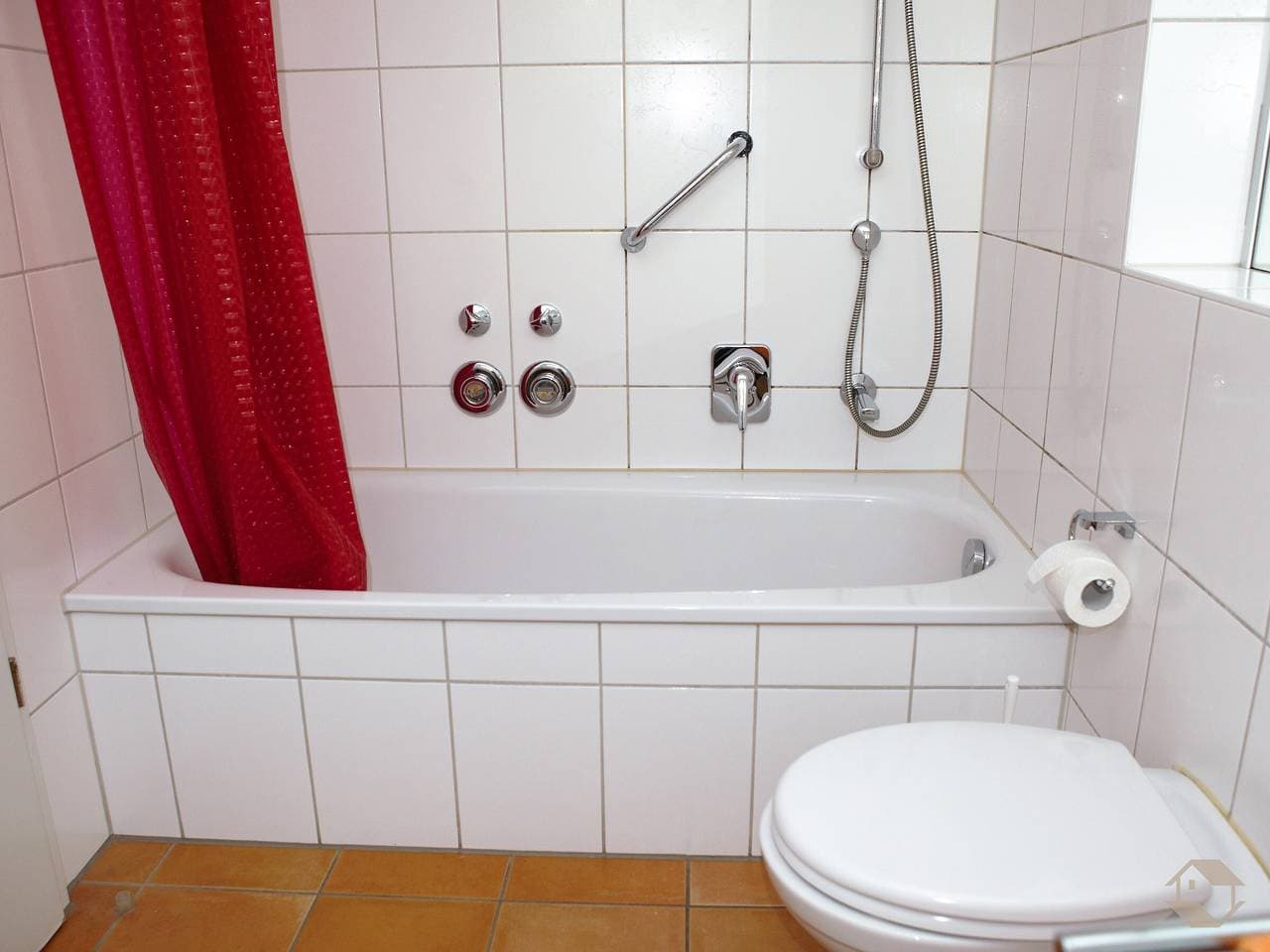 Foto 10 von 12: Apartment 'Ferienwohnung 1' mit Seeblick und WLAN