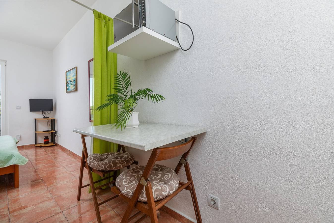 Foto 2 von 10: Studio Appartement am Strand Drasnice, Makarska -a