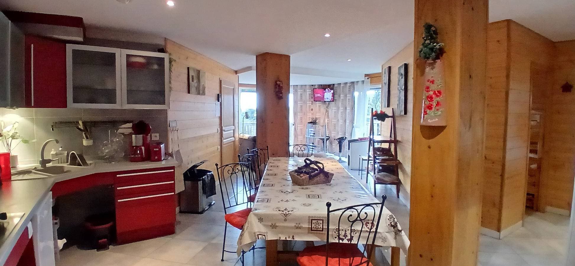 Foto 3 von 35: Ferienwohnung für 6 Personen mit Terrasse