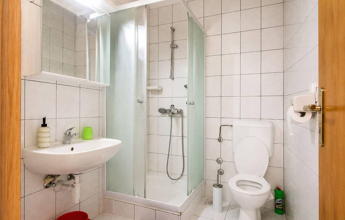 Foto 13 von 23: Gemütliche 300 m zum Strand: Klimatisierte Wohnung mit Terrasse und Parkplatz