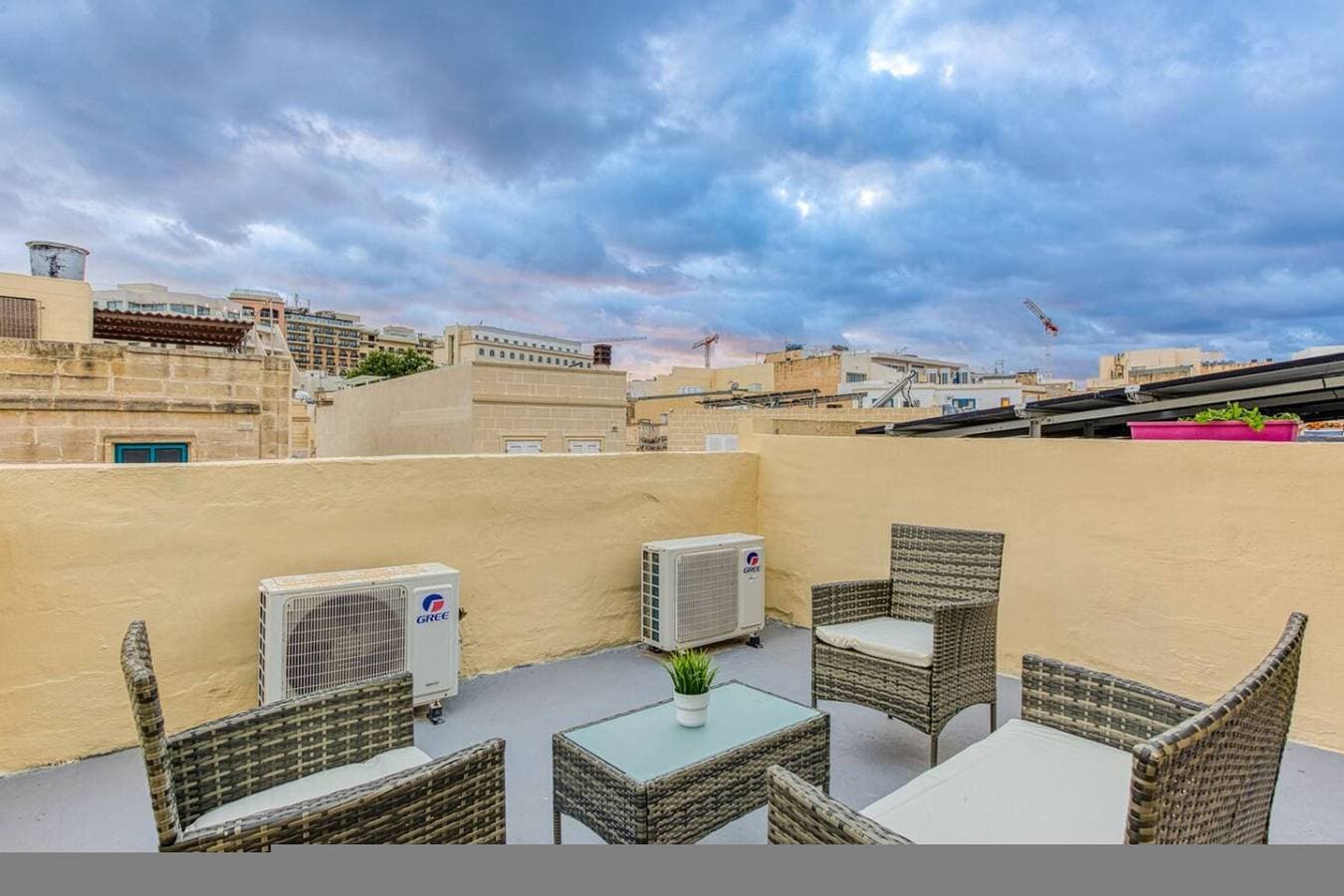 Foto 5 von 62: Lilly the Traditional Maltese Townhouse in Sliema