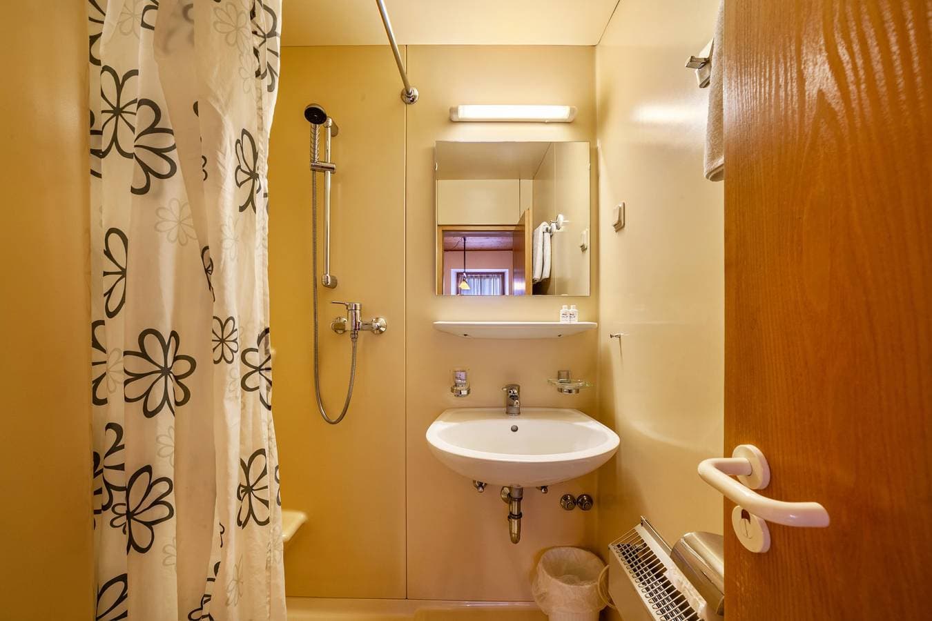 Foto 9 von 15: Ferienwohnung 'Wohnung Elstar Schnalserhof' mit Bergblick, Gemeinschaftsterrasse und WLAN