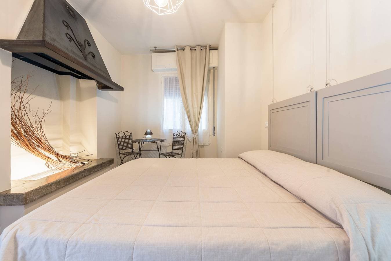 Foto 12 von 25: Ferienwohnung "Nonna Fina" mit Blick auf den See und die Berge, Gemeinschaftspool und WLAN