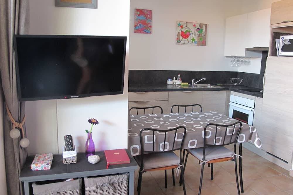 Foto 7 von 30: Mini villa with small sea view, heated pool Serra di Ferro