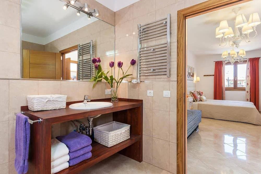 Foto 6 von 21: Ferienhaus mit Wifi, Pool und privater Terrasse