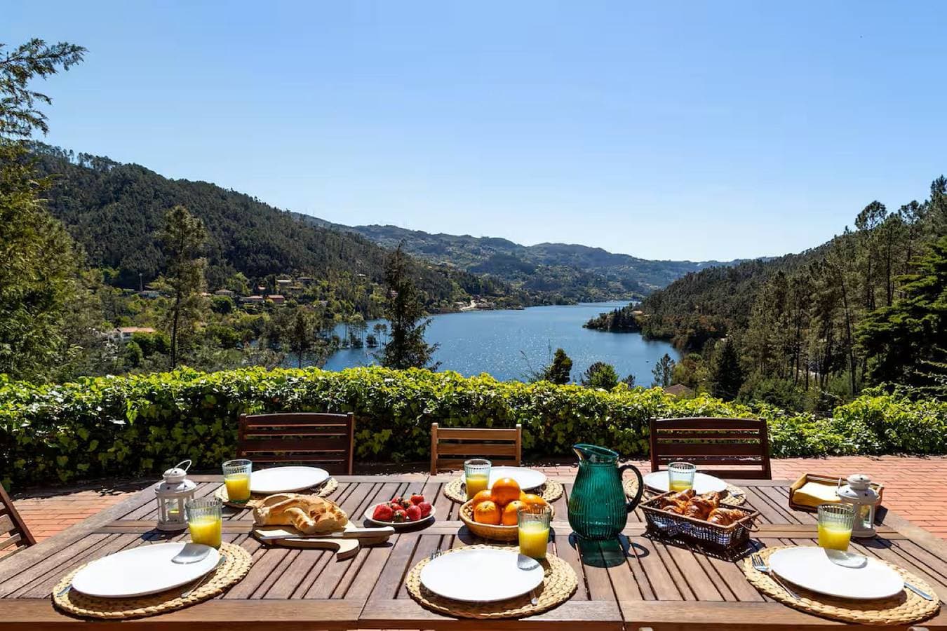 Gerês Mountain Lake Views 1