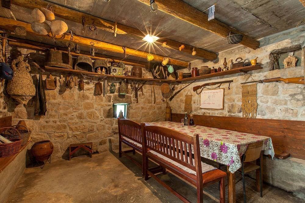 Foto 11 von 24: Das alte Steinhaus Lelas