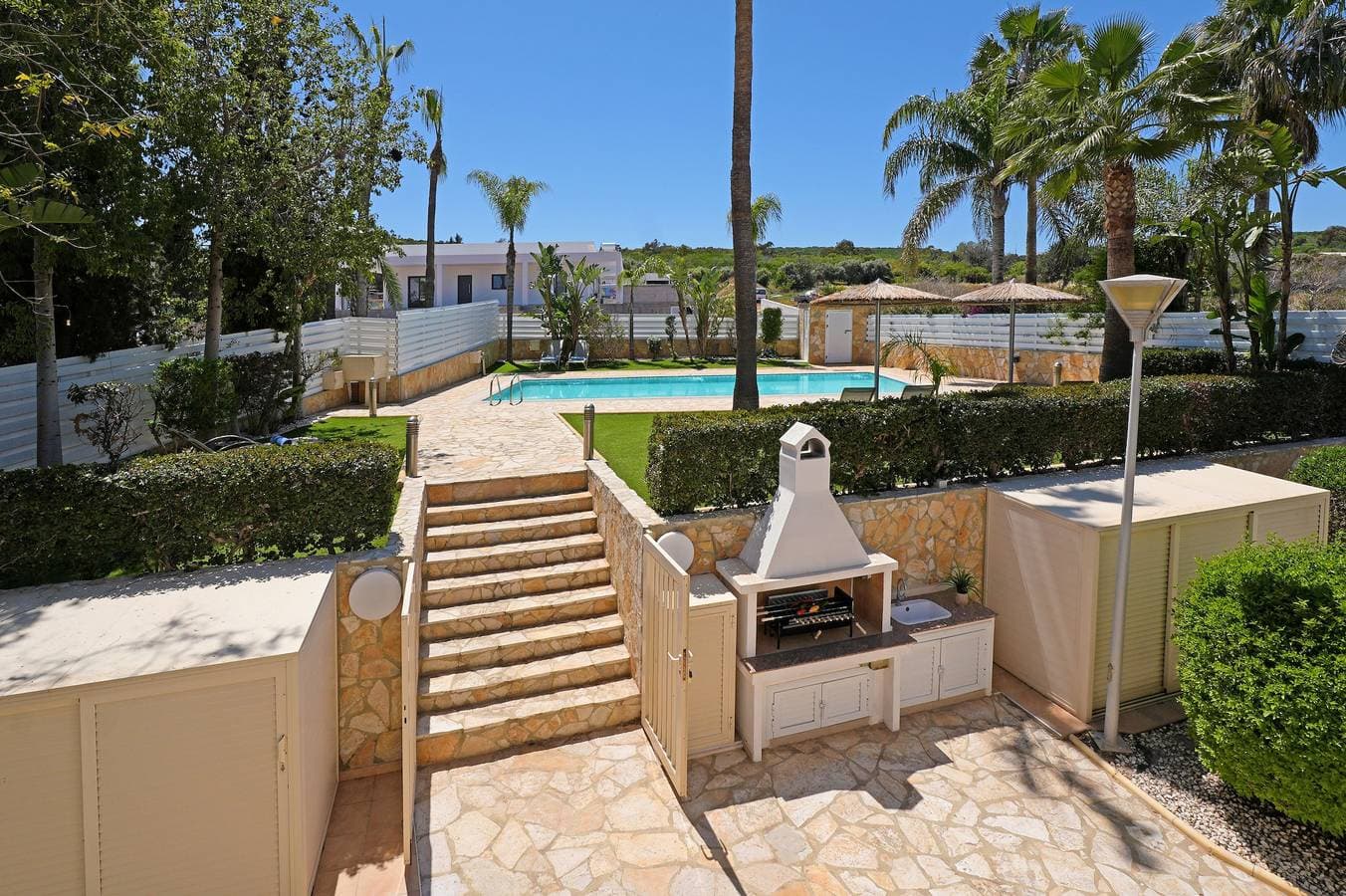 Foto 8 von 39: Villa für 8 Personen mit Balkon