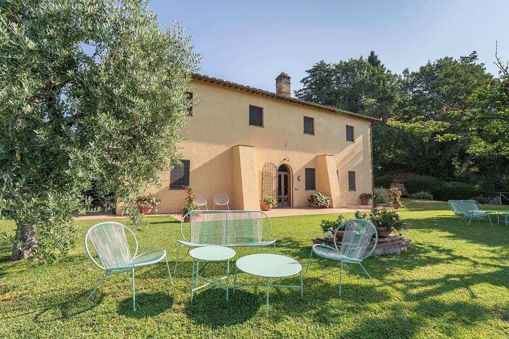 Villa Spoianello, with Infinity Pool in Chianti. 1