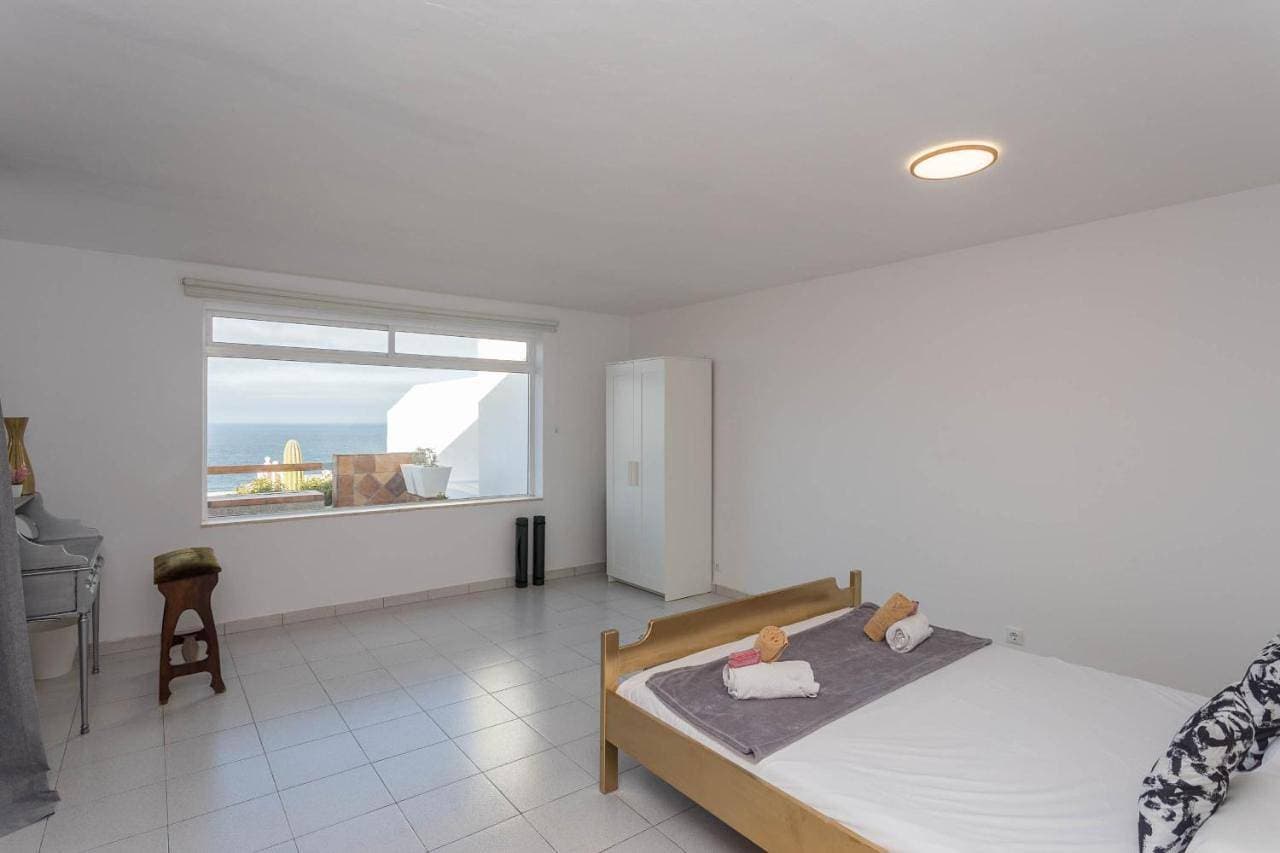 Foto 3 von 5: Two-Bedroom Apartment with Balcony and Sea View