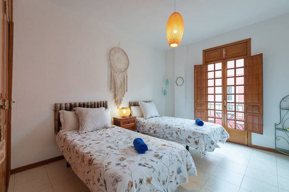 Foto 4 von 30: The Yellow House - Solarium - Climatized Pool