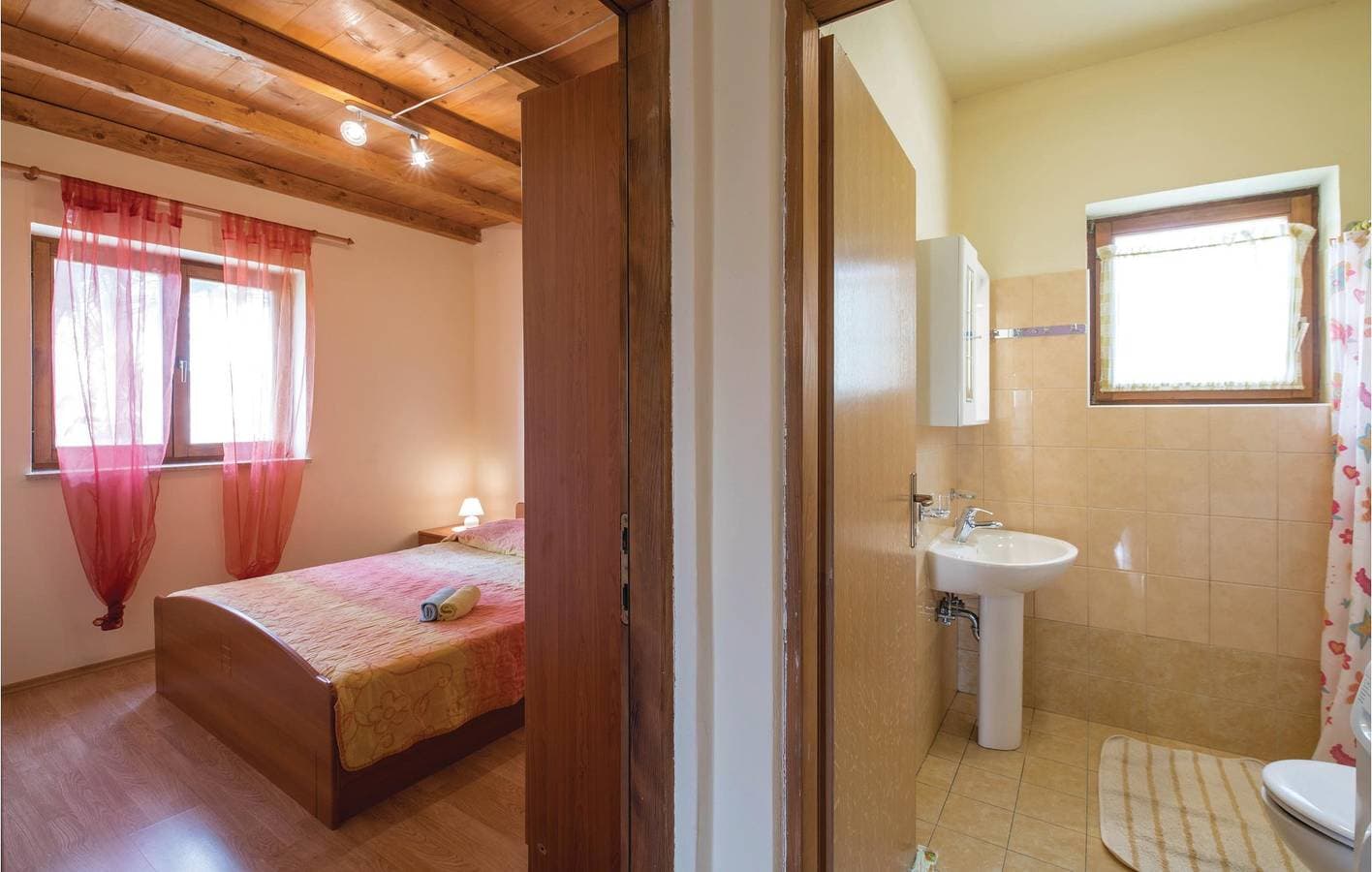 Foto 13 von 22: Gemütliche Ferienwohnung mit WLAN, Klimaanlage, Terrasse und Parkplatz