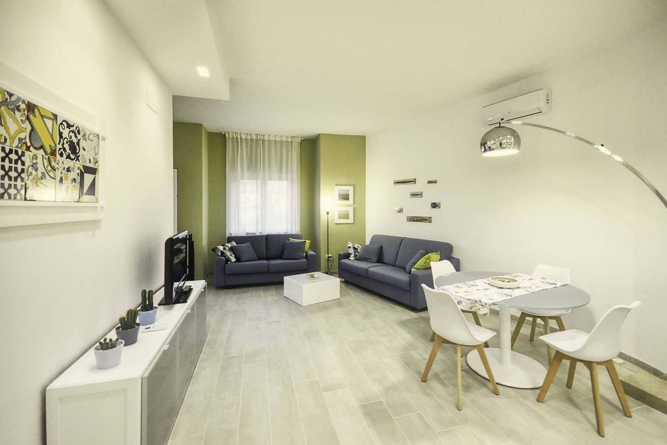 Foto 3 von 35: Ferienwohnung für 4 Personen mit Pool