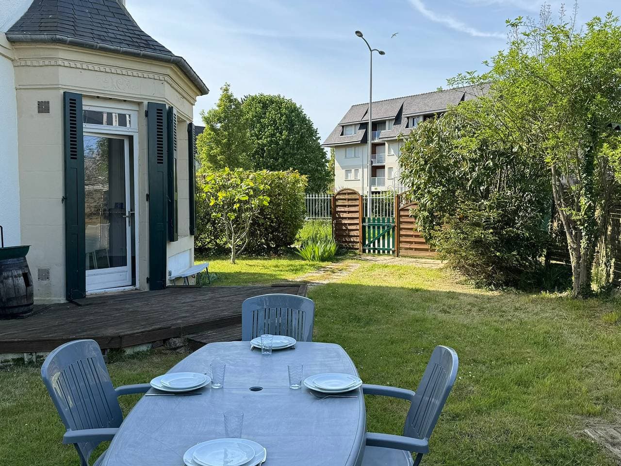 Cabourg: Großzügige 3-Zimmer-Wohnung mit Garten, nahe Zentrum, ruhige Lage 1