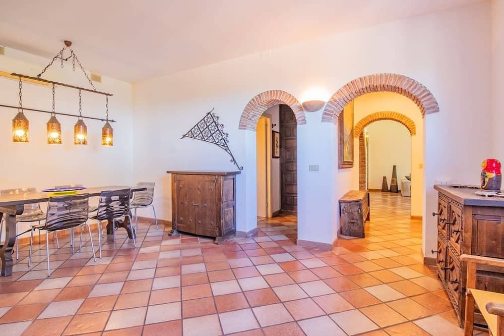 Foto 9 von 30: Spacious villa just a few steps from Paolina Beach.