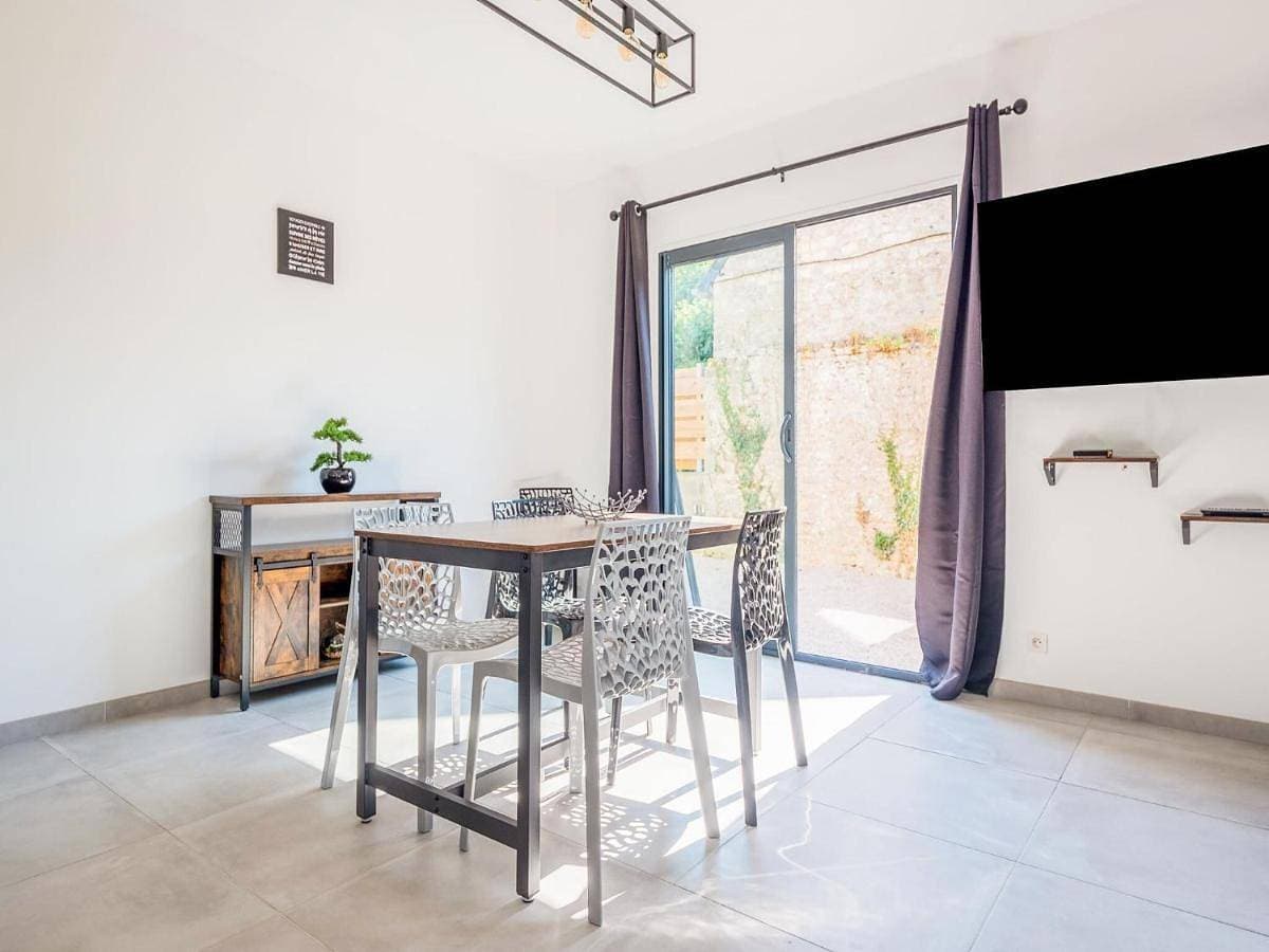 Foto 5 von 27: Two-Bedroom Holiday Home