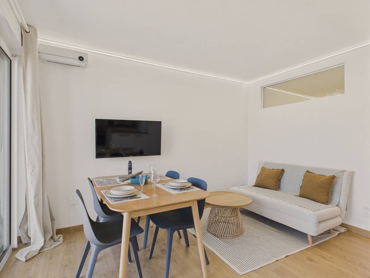 Apartment für 2 mit Balkon am Meer 1