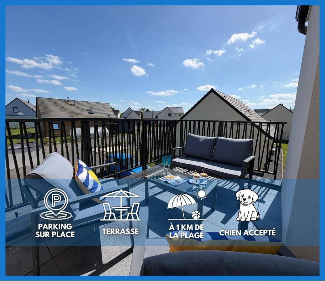 Goeland apt confortable avec belle terrasse vue dégagée 3 chambres parking privatif à 900 m de la plage et tous commerces près de Bayeux sur plages du débarquement 1