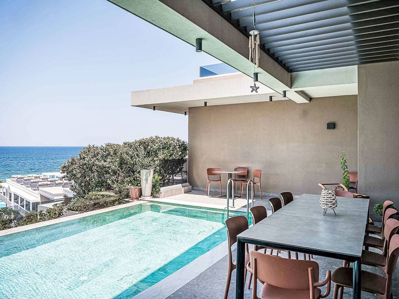 Foto 10 von 77: Lusol Seafront Villa II- Heated Pool,100 m See