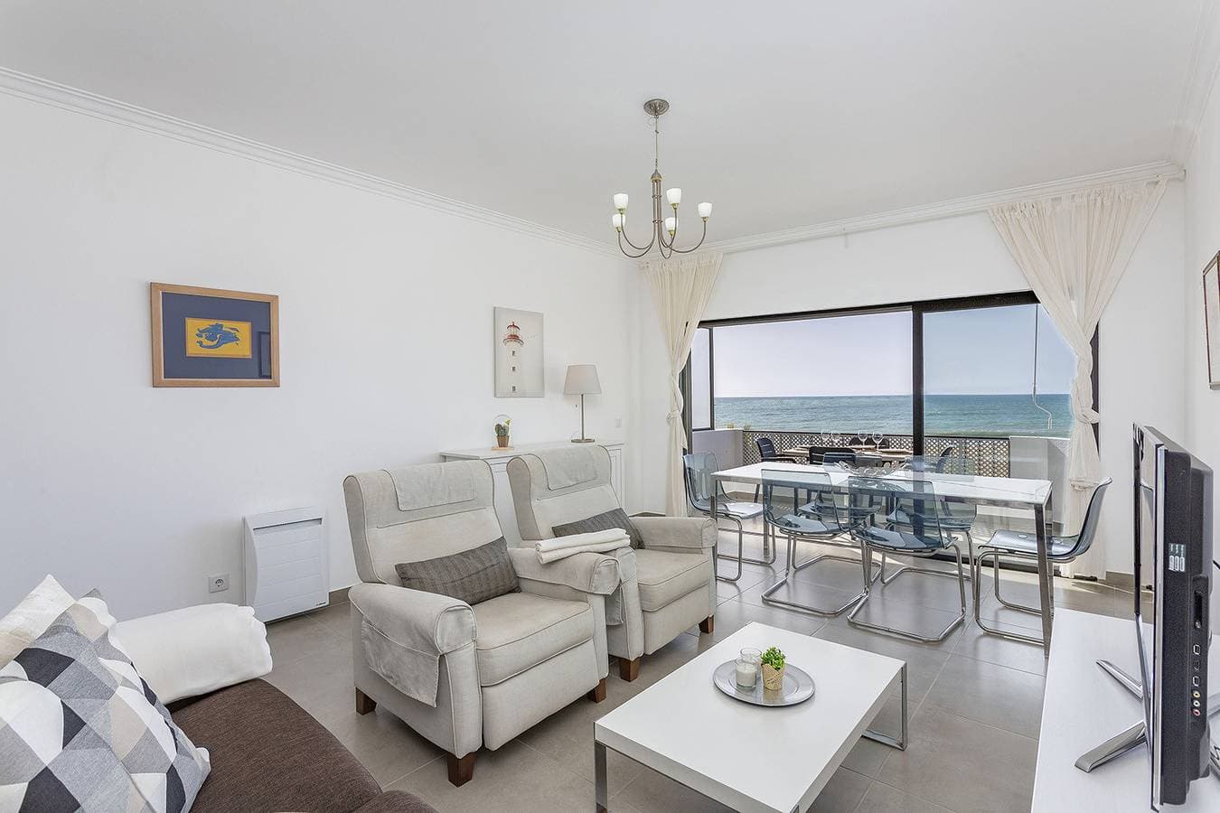 Foto 3 von 27: Miral 3 - Sea front by Hd Properties