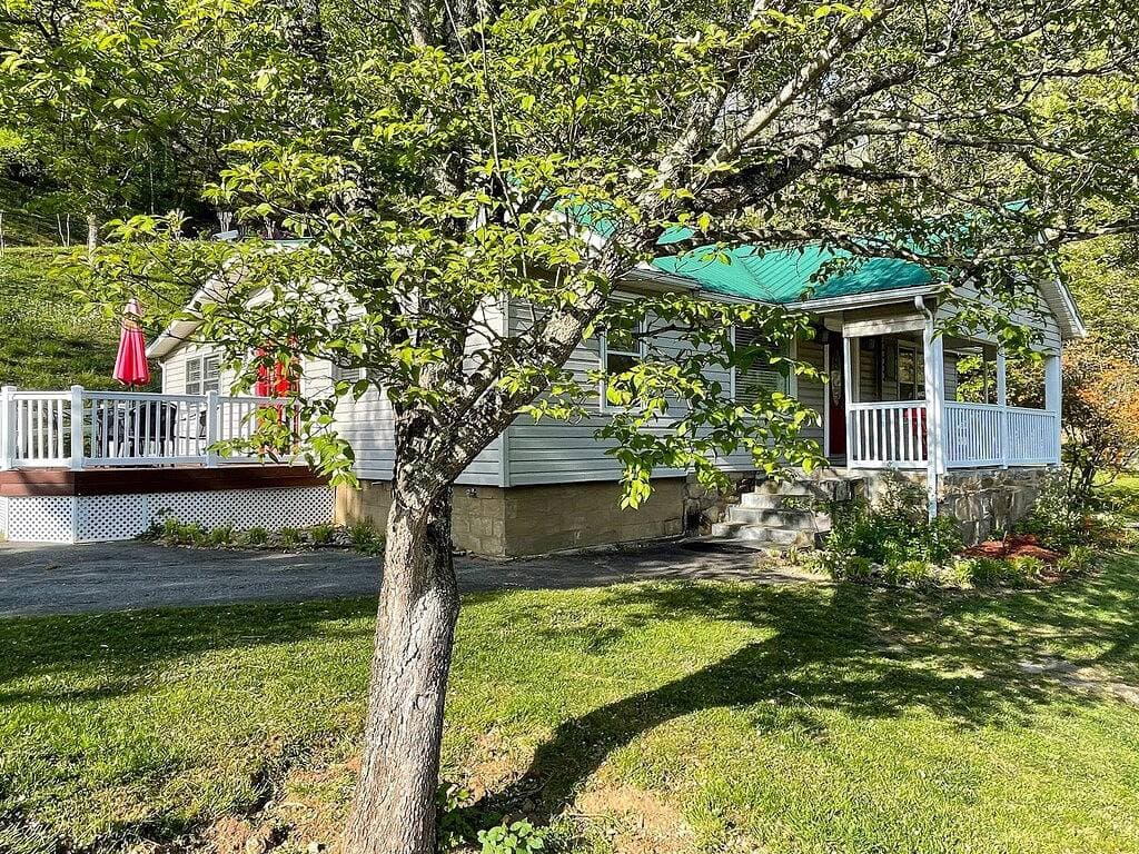 Foto 3 von 18: Hope's Cottage-Walk to the Casino! Wifi available & Motorcycle Friendly
