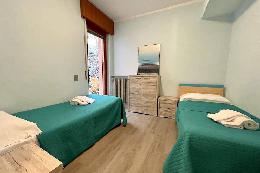 Foto 5 von 27: Große und helle Wohnung, Parkplätze und eine Terrasse mit Seeblick