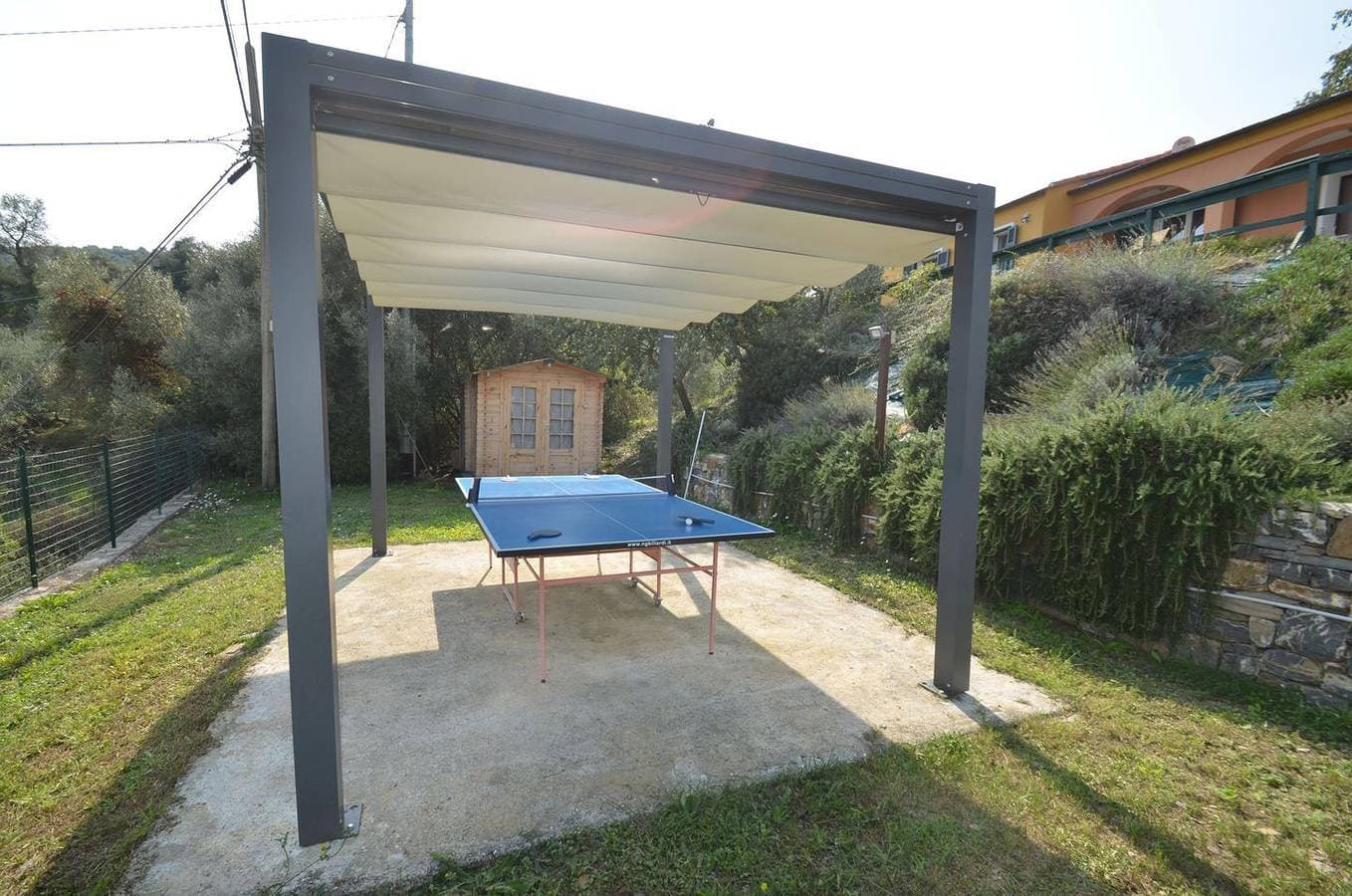 Foto 9 von 28: Alleinstehendes Ferienhaus mit Pool und Garten in Panoramalage