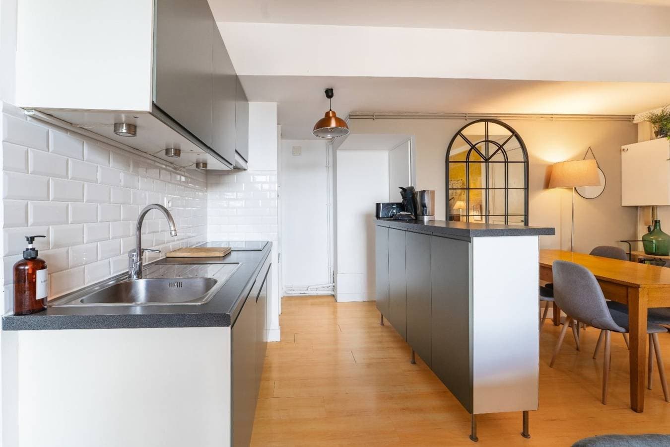 Foto 5 von 15: Beautiful apartment beautifully decorated for 4 on the Quays of Bordeaux