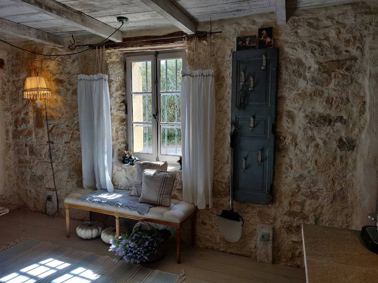 Foto 2 von 23: Romantische Wohnung in historischem Haus in der Provence