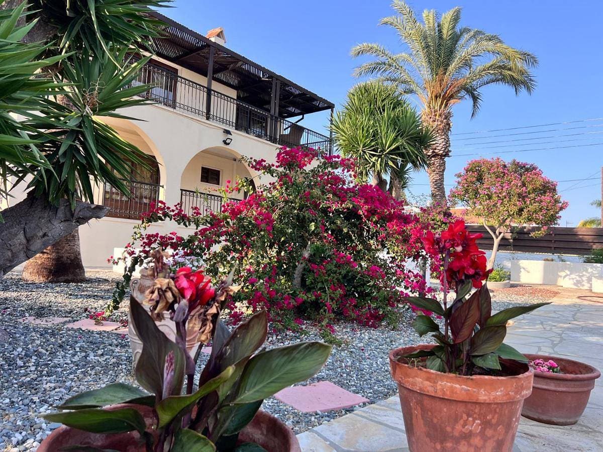 Foto 5 von 63: Villa