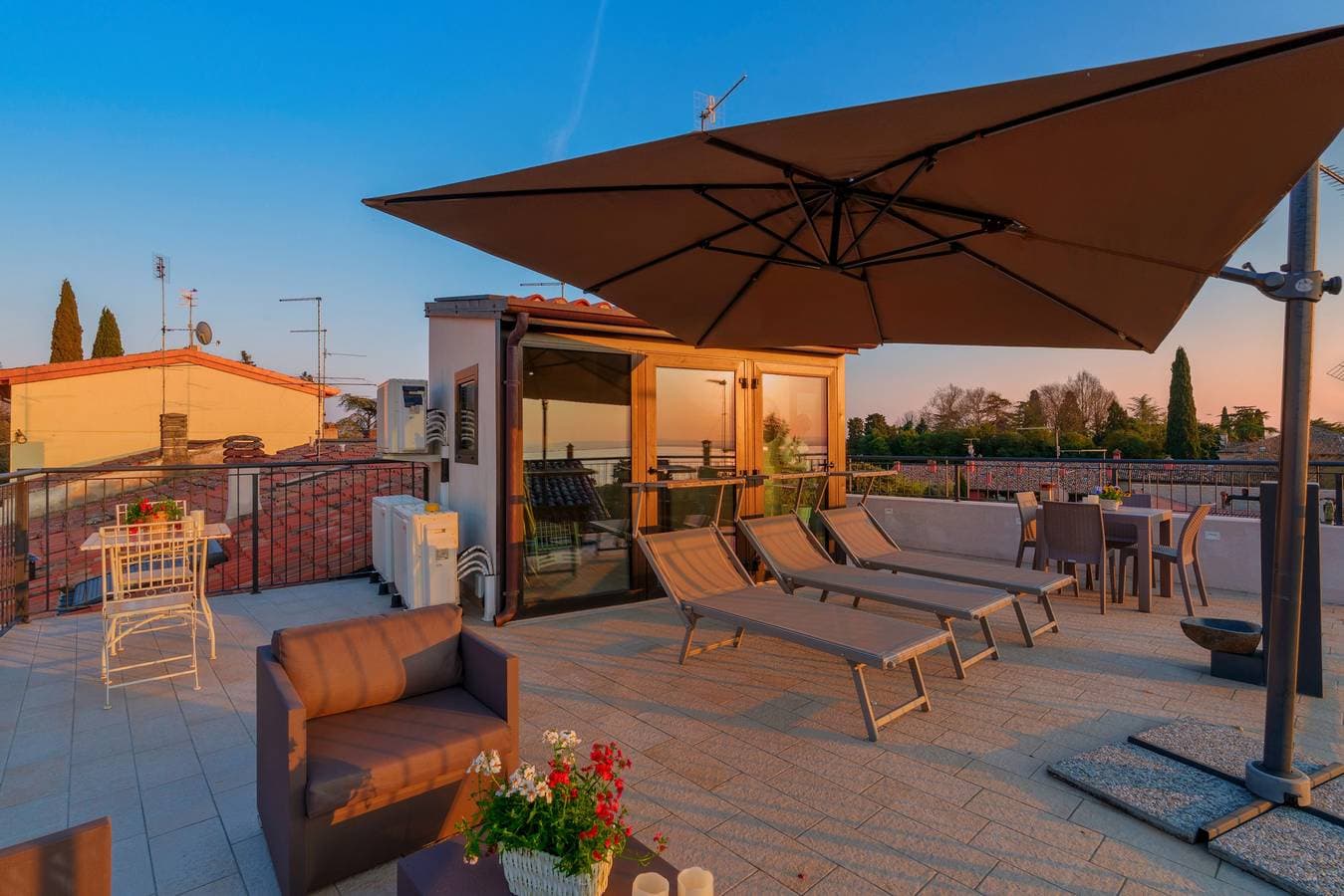 Foto 11 von 37: Regarda - Residenza Gj  1 Stock moderne Zweizimmerwohnung mit Dachterrasse