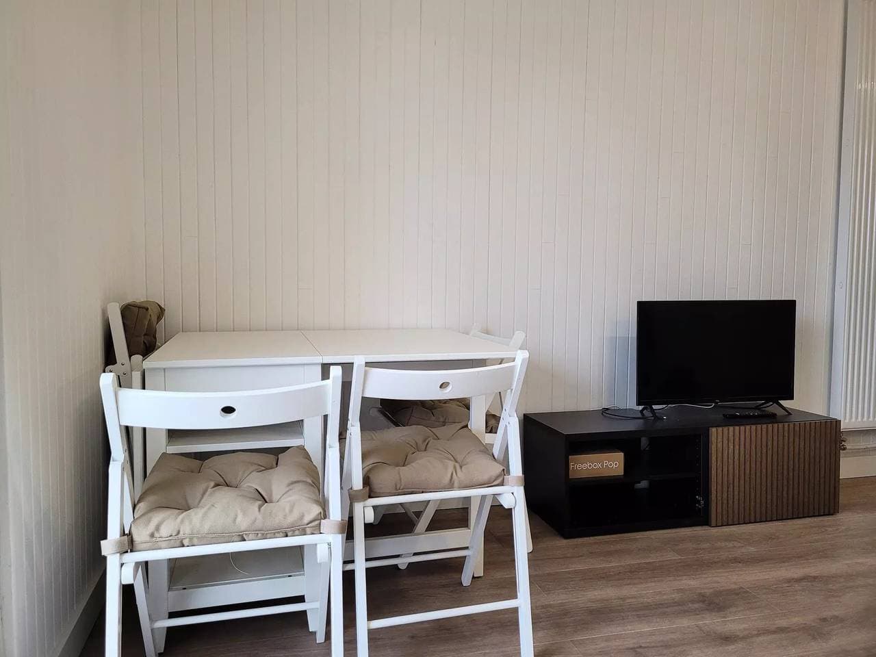 Foto 12 von 13: Studio von 34m2, 4 Personen belichtet Ost, Balkon mit schöner Aussicht auf das Tal