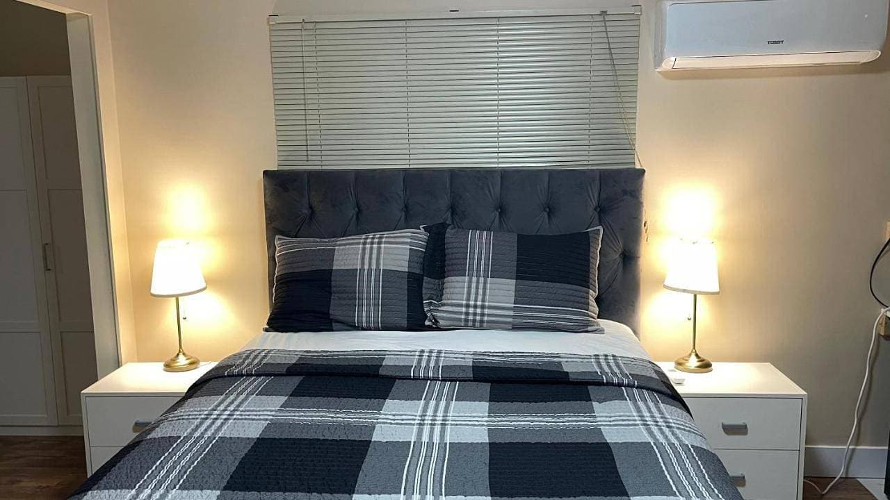 Pals Guest Suite with private entry & private bath 1